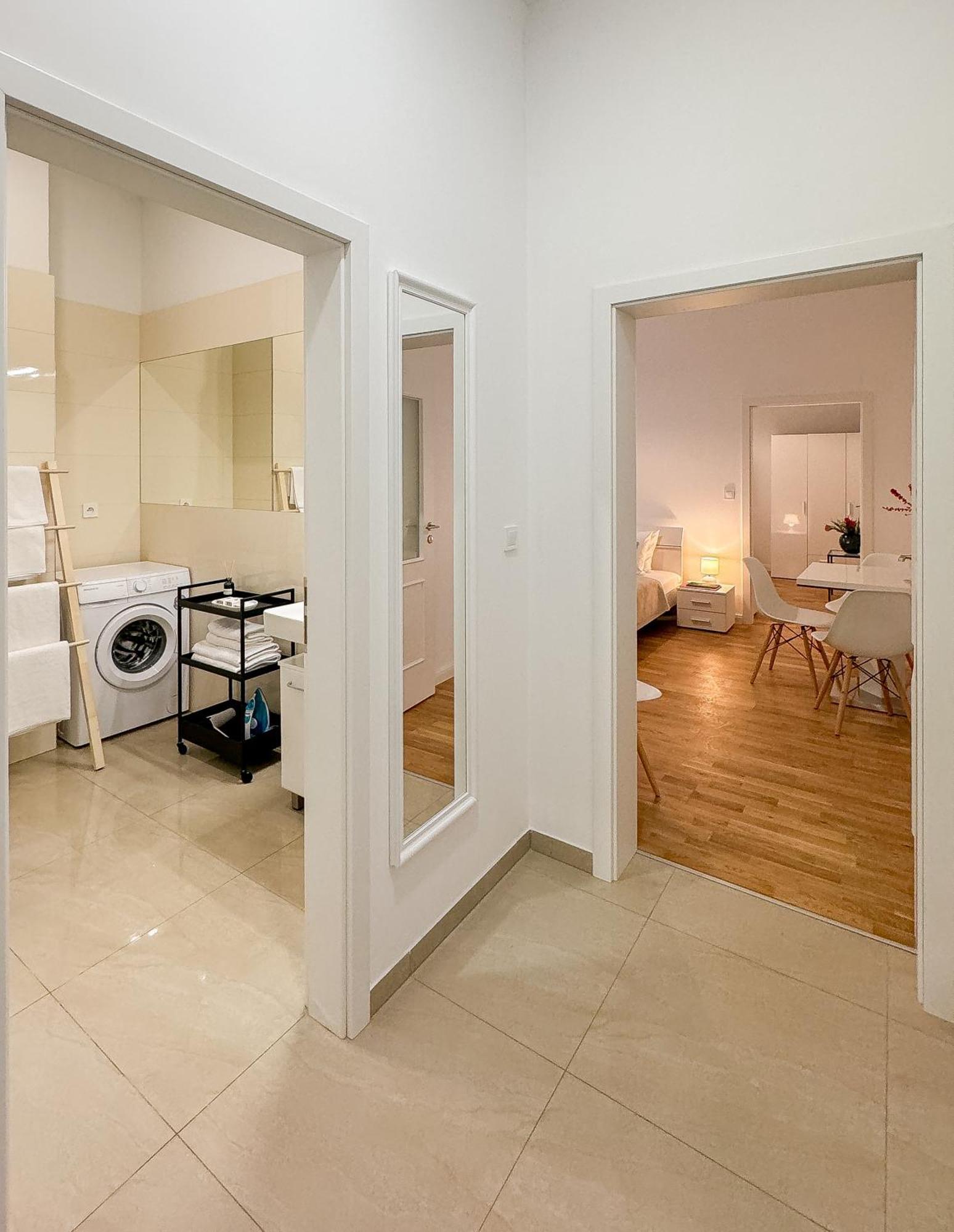 Turnkey I Wenceslas Square Apartments Прага Стая снимка