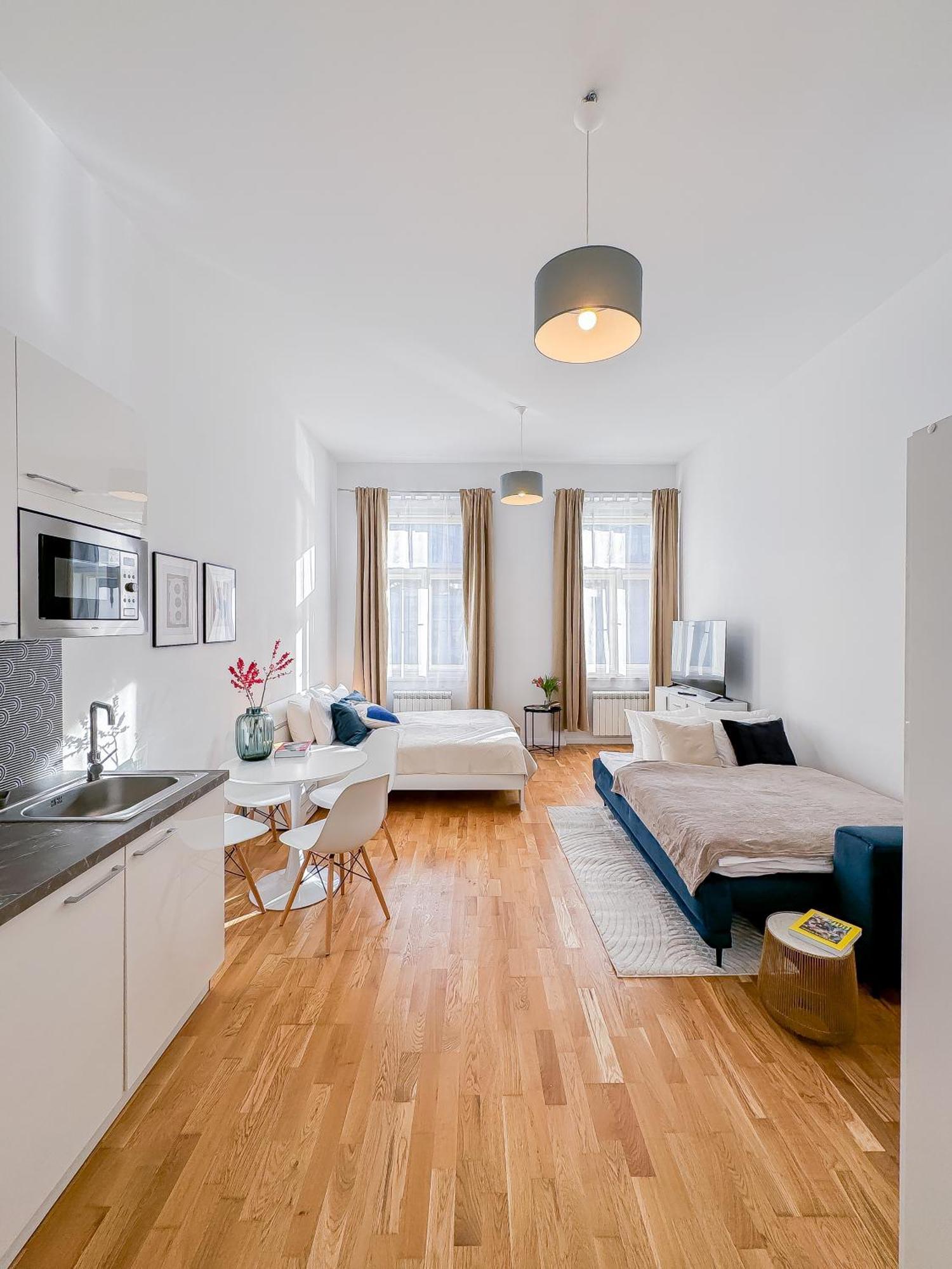 Turnkey I Wenceslas Square Apartments Прага Екстериор снимка