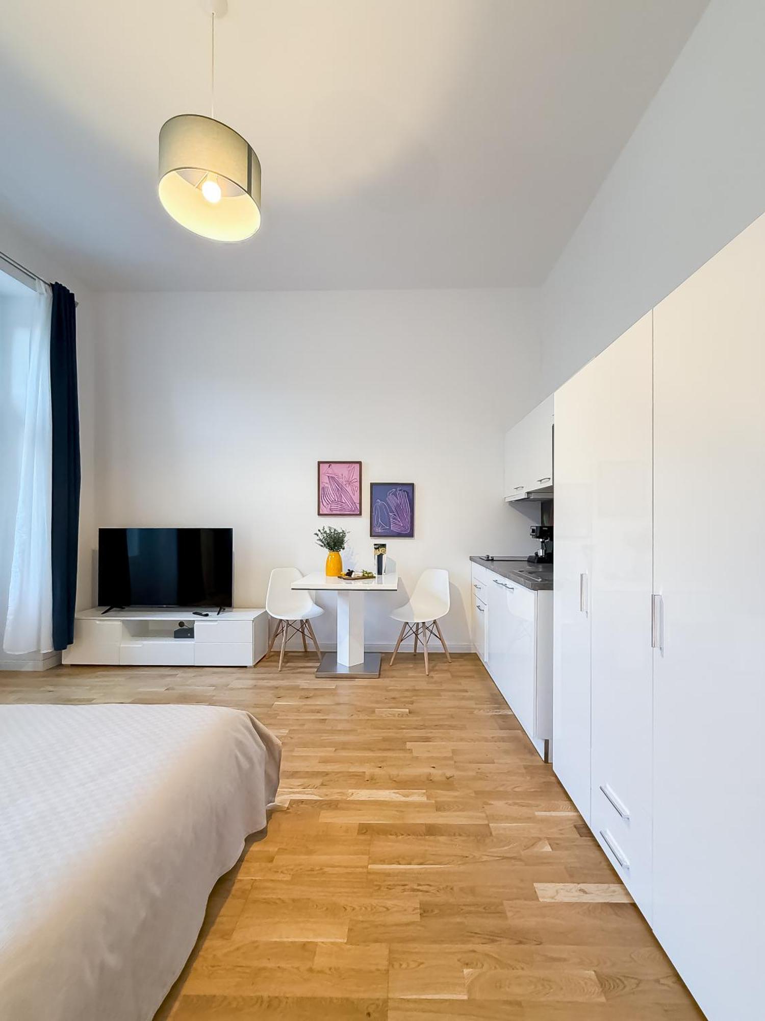 Turnkey I Wenceslas Square Apartments Прага Екстериор снимка