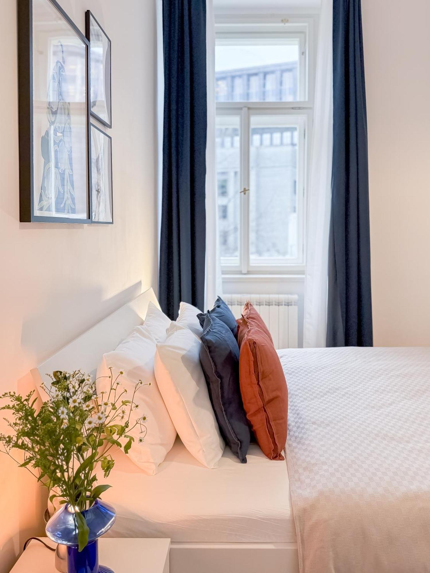 Turnkey I Wenceslas Square Apartments Прага Екстериор снимка